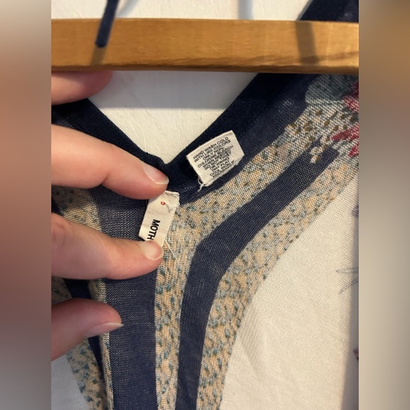 Moth floral kimono size M/L very lightweight with a tie. Boho summer vibes - Picture 6 of 7